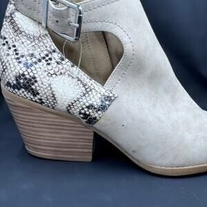 "SEVEN DIALS" Snakeskin Pattern Bootie, Pointed Toe, Buckle Strap,Sz 9.5,Cowgirl